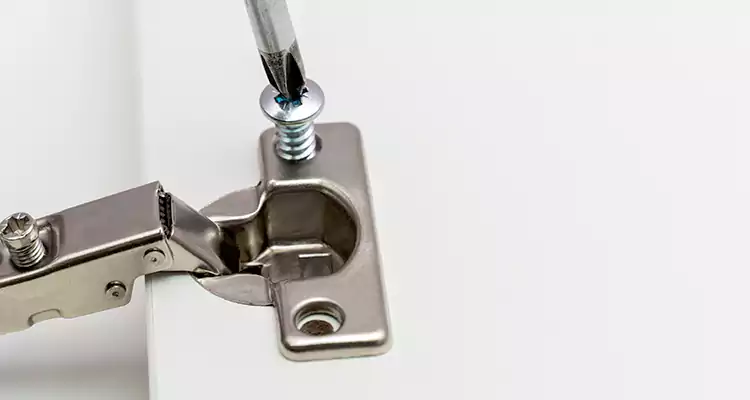 Screen Door Hinge Repair in San Francisco, CA