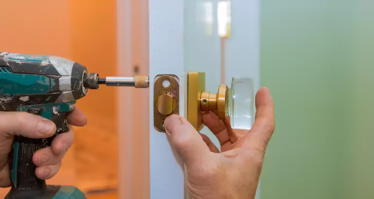 Broken Door Knob Fix in San Francisco, CA