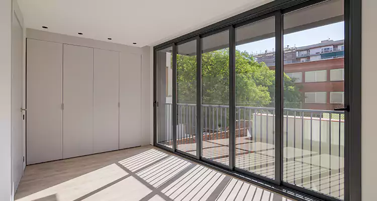 Fix Sliding Screen Door Track in San Francisco, CA